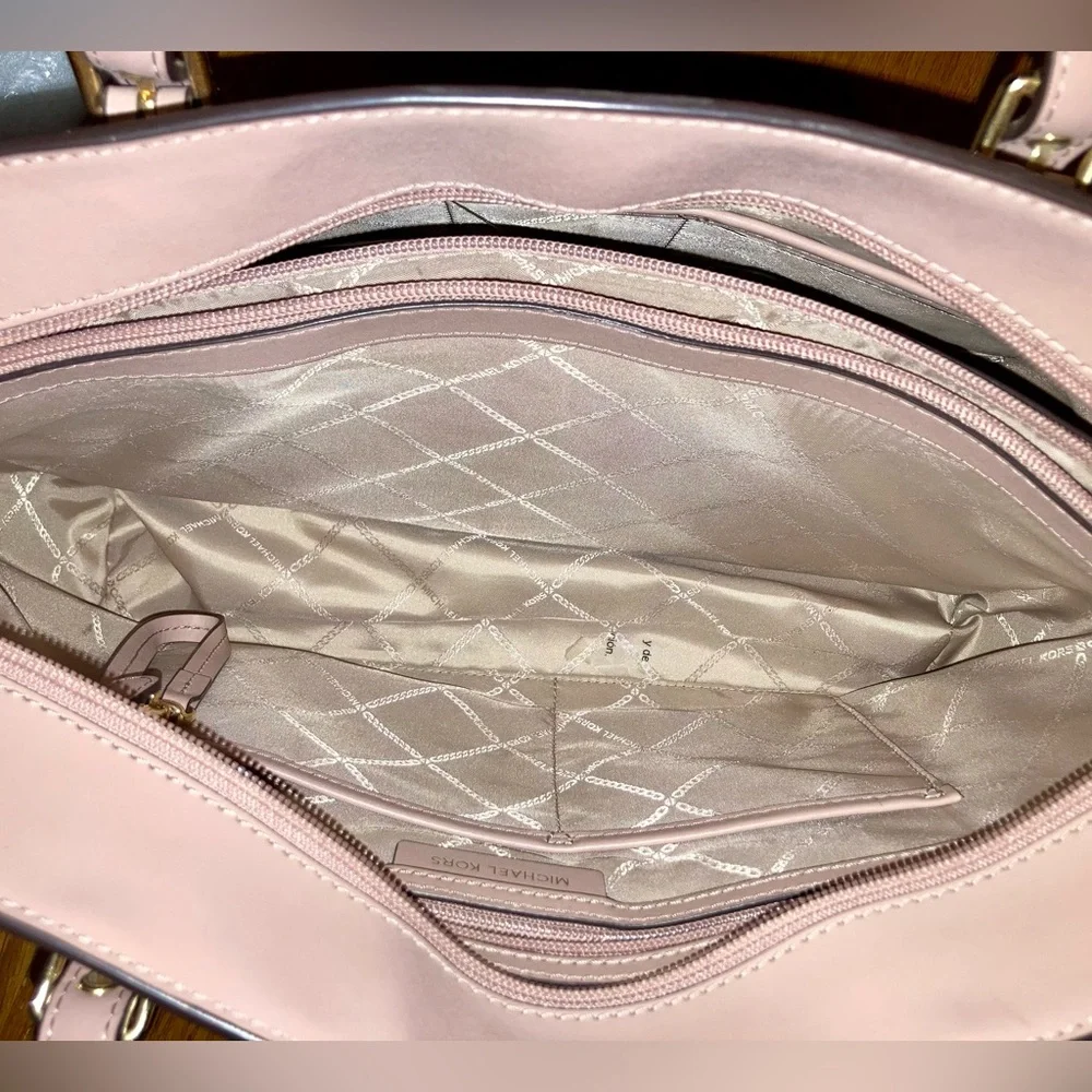 MICHAEL KORS Signature Voyager Tote Bag Pink & Cream  EUC